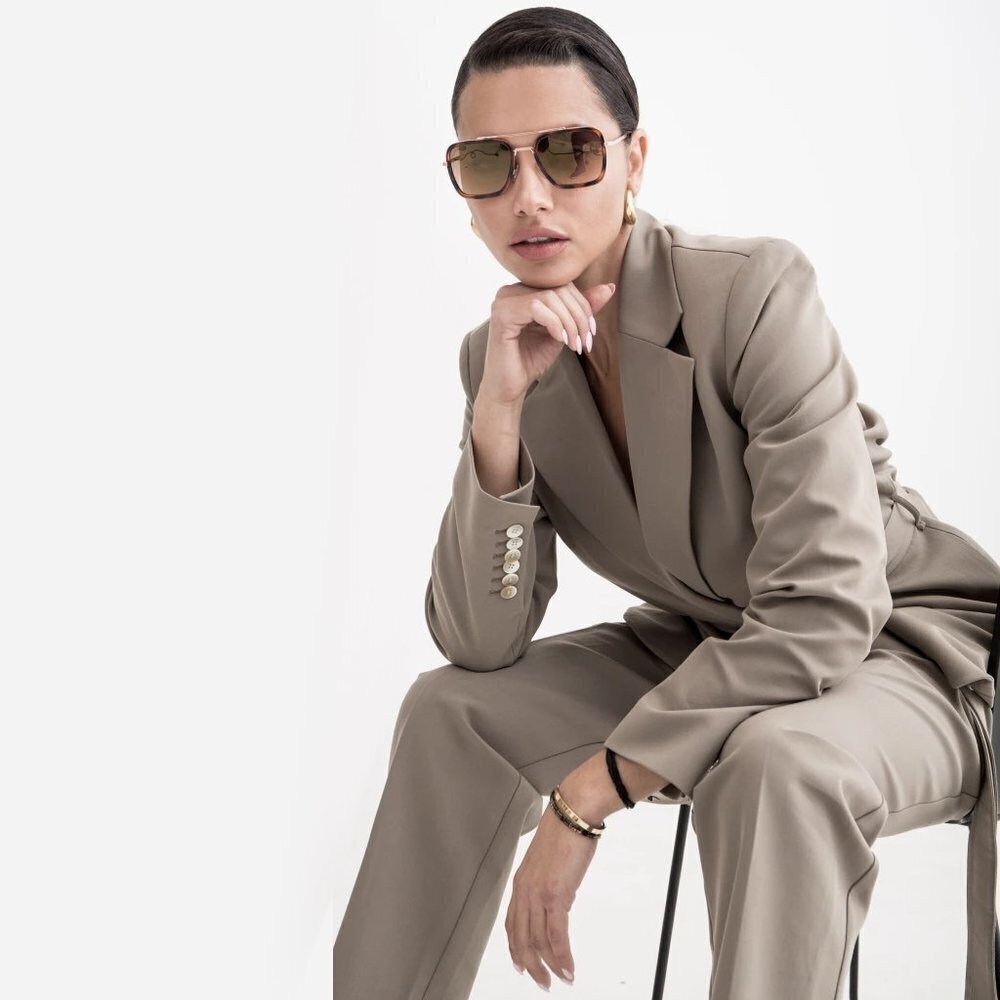 NWT Privé Revaux x Adriana Lima tortoise shell & shiny gold aviator sunglasses